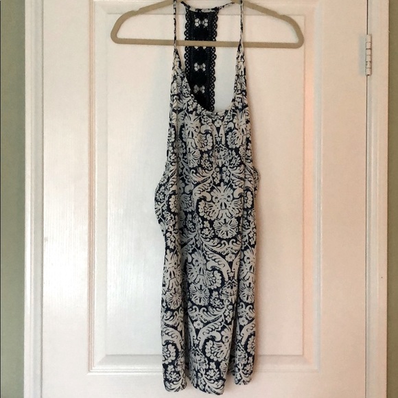 En Creme Dresses & Skirts - En Creme Dress